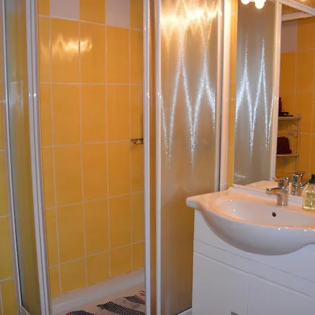 Casa de Férias Maison Familiale A Deux Pas De La Plage, Ideale Pour 6 Pers. Avec Terrasse A Jean De Monts - Fr-1-323-480 *