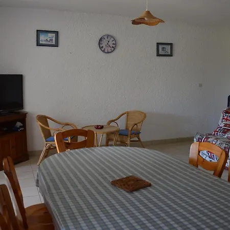 Casa de Férias Maison Familiale A Deux Pas De La Plage, Ideale Pour 6 Pers. Avec Terrasse A Jean De Monts - Fr-1-323-480 *