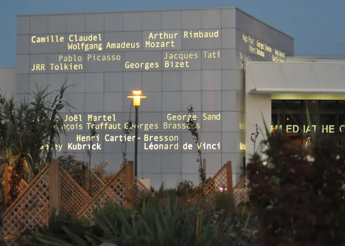 Maison Familiale A Deux Pas De La Plage, Ideale Pour 6 Pers. Avec Terrasse A Jean De Monts - Fr-1-323-480 Saint-Jean-de-Monts